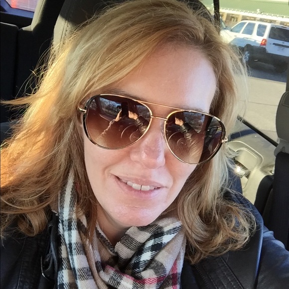 Meet your Posher, Sue - Picture 1 of 1